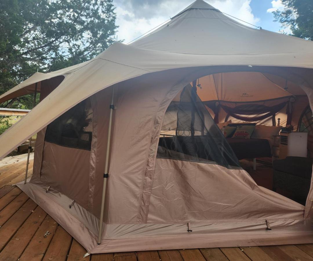 Al'S Hideaway Glamping Tents Hotel Pipe Creek Luaran gambar